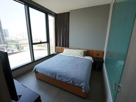 1 Schlafzimmer Wohnung zu vermieten im The Esse at Singha Complex, Bang Kapi