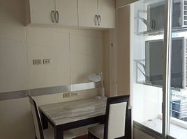 2 спален Кондо в аренду в Sathorn House, Si Lom