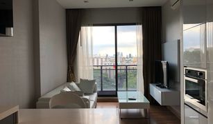 1 Bedroom Condo for sale in Huai Khwang, Bangkok Ivy Ampio