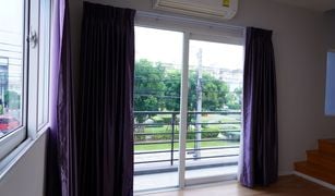 3 Bedrooms House for sale in Dokmai, Bangkok Baan Klang Muang Suanluang