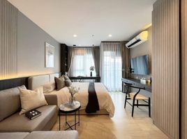 Studio Condo for rent at Life One Wireless, Lumphini