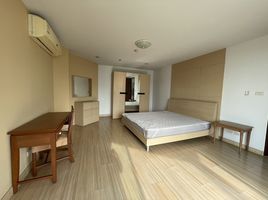 1 Schlafzimmer Appartement zu vermieten im P.W.T Mansion, Khlong Toei