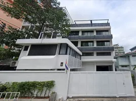 829 SqM Office for sale in Suan Plern Market, Khlong Tan, Khlong Toei