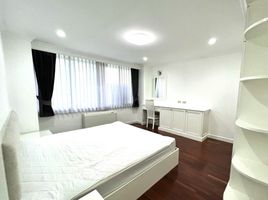 2 спален Кондо в аренду в Acadamia Grand Tower, Khlong Tan Nuea