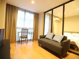 Studio Apartment for rent at Altitude Samyan-Silom, Maha Phruettharam