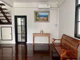 5 спален Дом for rent in Nakhon Pathom, Phra Pathom Chedi, Mueang Nakhon Pathom, Nakhon Pathom