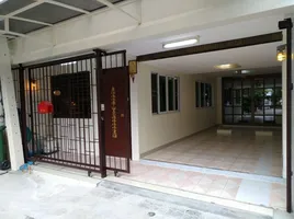 ทาวน์เฮ้าส์ 4 ห้องนอน ให้เช่า ในโครงการ หมู่บ้านคลองเตยนิเวศน์, คลองเตย, คลองเตย