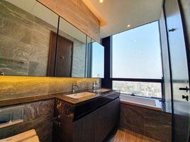 2 спален Кондо на продажу в The Esse Sukhumvit 36, Phra Khanong