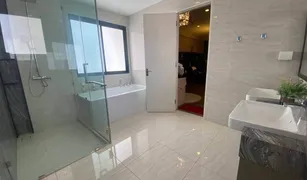5 Bedrooms Townhouse for sale in Phlapphla, Bangkok Headquarters Ekamai-Ladprao
