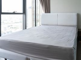1 Schlafzimmer Appartement zu vermieten im The Esse at Singha Complex, Bang Kapi, Huai Khwang