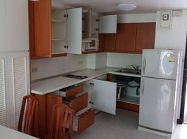 2 Schlafzimmer Appartement zu vermieten im Navin Court, Lumphini