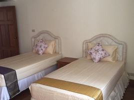 3 Bedroom Condo for rent at Ruamsuk Condominium, Khlong Tan