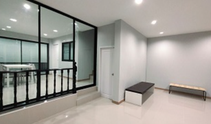 4 Bedrooms Townhouse for sale in Bueng Yi Tho, Pathum Thani Phraemaphon Place