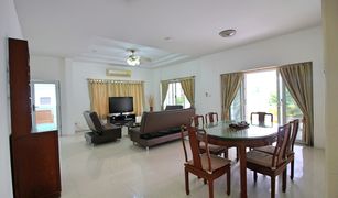 2 Bedrooms House for sale in Na Kluea, Pattaya Baan Chalita 1
