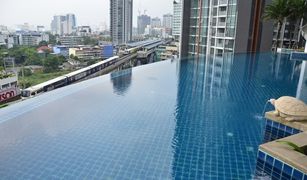 Studio Wohnung zu verkaufen in Phra Khanong Nuea, Bangkok Sky Walk Residences