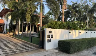 芭提雅 农保诚 Paradise Villa 1 & 2 4 卧室 别墅 售 