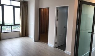 2 Bedrooms Condo for sale in Wong Sawang, Bangkok Metro Sky Prachachuen