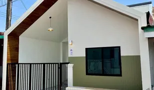 Studio Maison de ville a vendre à Lam Phak Kut, Pathum Thani Baan Ruean Suk 2