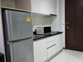 1 Bedroom Condo for rent at The Rajdamri, Pathum Wan