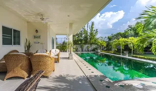 5 Schlafzimmern Villa zu verkaufen in Thap Tai, Hua Hin 
