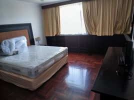 2 Schlafzimmer Appartement zu vermieten im Lake Green Condominium, Khlong Toei
