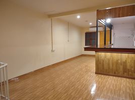  Здания целиком for rent in Saint Louis BTS, Si Lom, Suriyawong