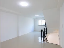 3 спален Таунхаус for rent in Патумтани, Khlong Song, Khlong Luang, Патумтани