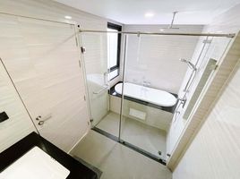 2 Bedroom Apartment for rent at Klass Langsuan, Lumphini, Pathum Wan