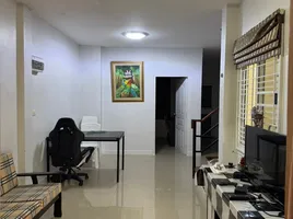 4 Bedroom Townhouse for rent at Suksan Villa 2, Saen Suk