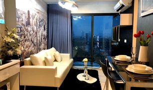 2 Bedrooms Condo for sale in Lumphini, Bangkok Life One Wireless