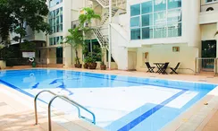 Фото 3 of the Communal Pool at Chaidee Mansion