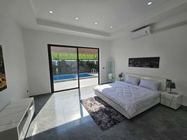 6 Bedroom House for sale in Jomtien Beach North, Nong Prue, Na Kluea