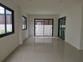 3 Bedroom Townhouse for sale at Grand Village, Pak Phraek, Mueang Kanchanaburi, Kanchanaburi