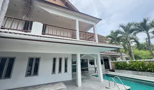4 Schlafzimmern Villa zu verkaufen in Huai Yai, Pattaya 