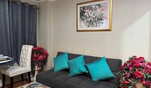 1 Bedroom Condo for sale in Sam Sen Nok, Bangkok Lumpini Ville Cultural Center