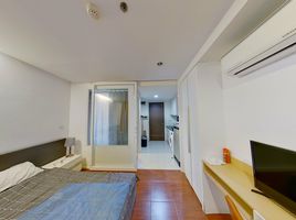 1 Schlafzimmer Wohnung zu verkaufen im 15 Sukhumvit Residences, Khlong Toei Nuea