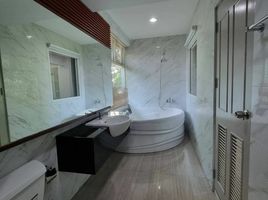 3 Bedroom Condo for rent at Prompong Mansion, Khlong Tan Nuea, Watthana