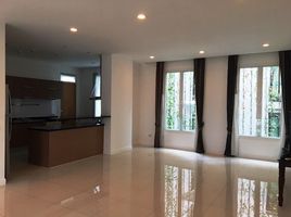 4 Bedroom Apartment for rent at Veranda Residence, Bang Kapi