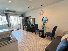 1 Bedroom Condo for rent at Saranjai Mansion, Khlong Toei, Khlong Toei, Bangkok, Thailand
