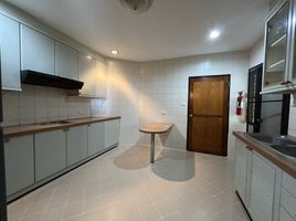 3 Bedroom Apartment for rent at Sriratana Mansion 2, Khlong Toei Nuea