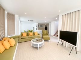 3 спален Вилла на продажу в Land and Houses Park, Чалонг