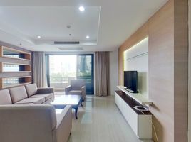 2 спален Кондо в аренду в Charoenjai Place, Khlong Tan Nuea