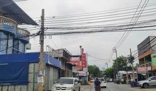 Здания целиком, 3 спальни на продажу в Don Mueang, Бангкок 
