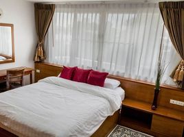 2 спален Кондо в аренду в 39 Suites, Khlong Tan Nuea