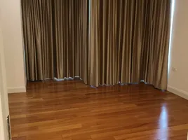 2 Bedroom Condo for rent at Q Langsuan, Lumphini