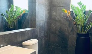 4 Bedrooms House for sale in Khlong Song Ton Nun, Bangkok Centro Rama 9 – Motorway