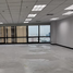 174 m² Office for rent at Sun Towers, Chomphon