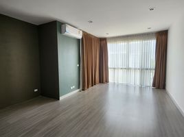 5 Schlafzimmer Haus zu verkaufen im Sammakorn Avenue Ramintra-Wongwaen, Tha Raeng