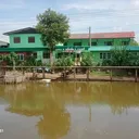 บ้านชายคลอง