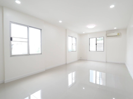 2 Bedroom Apartment for sale at Fortune Condo Town, Chong Nonsi